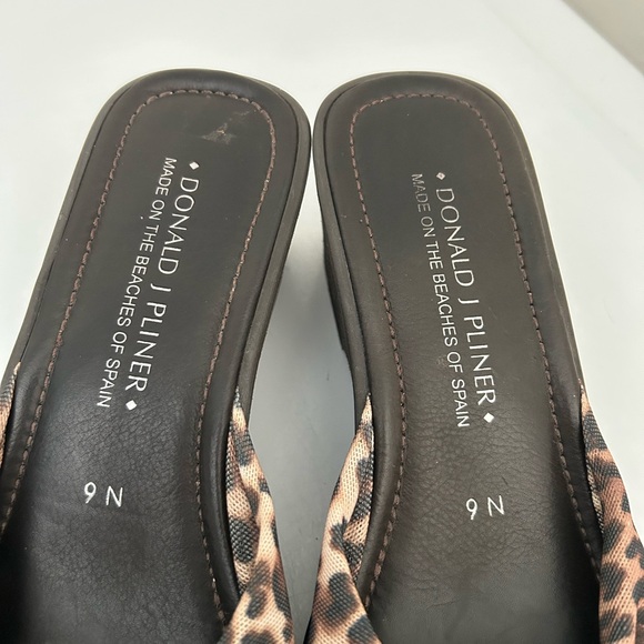 Donald Pliner Leopard Print Wedge Sandals Brown Tan Size 9N Narrow - Picture 6 of 11